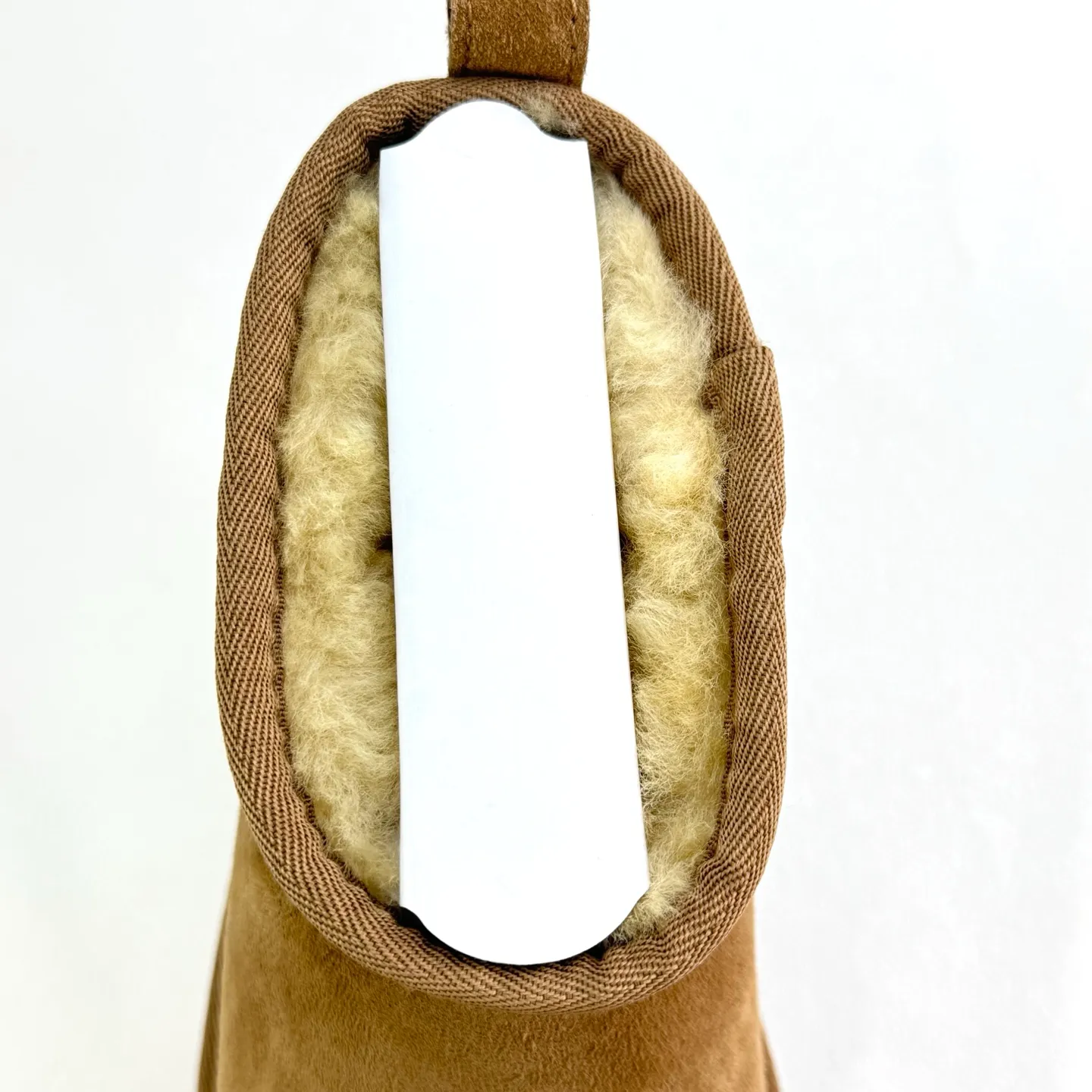 Self-pickup 💰440 Zhou Dongyu mini three-centimeter series snow boots/maroon gray black antelope brown carefully selected Longfeng sheep fur, fine texture, skin-friendly and breathable. The shoe collar is designed with simple tailoring. Easy to put on and take off. Fashionable personality. Comfortable Treadlite by ugg light wing EVA outsole. Comfortable cushioning. Size: 35 36 37 38 39 40